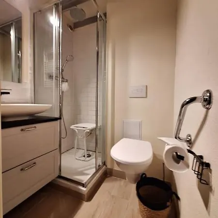 Maison Bord De Фронтиньян