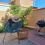 Maison Bord De *