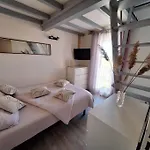 Maison Bord De