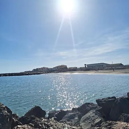 Maison Bord De * פרונטיניאן