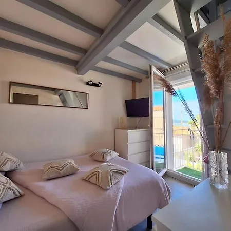 Maison Bord De פרונטיניאן